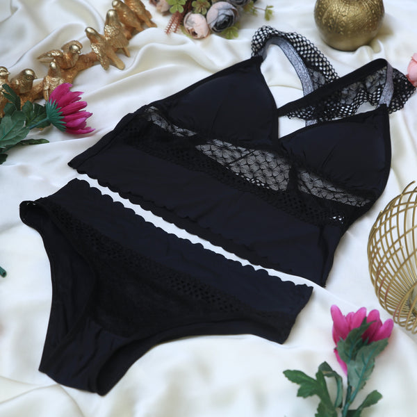 Trendyol Lace Detail Lingerie Set In Black